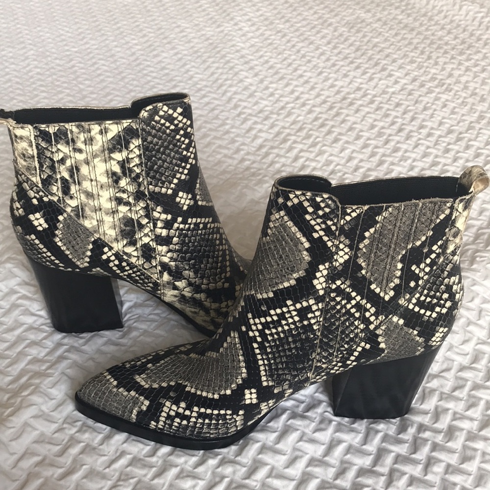 Marc Fisher LTD Alva Bootie - Picture 15 of 16